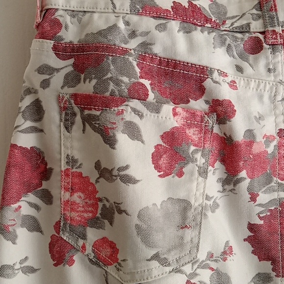 ⭐️ Host Pick ⭐️ Per Una | Multicolored Floral Pencil Skirt - Picture 5 of 7